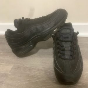Nike Air Max 95 "Essential Triple Black" Size 11